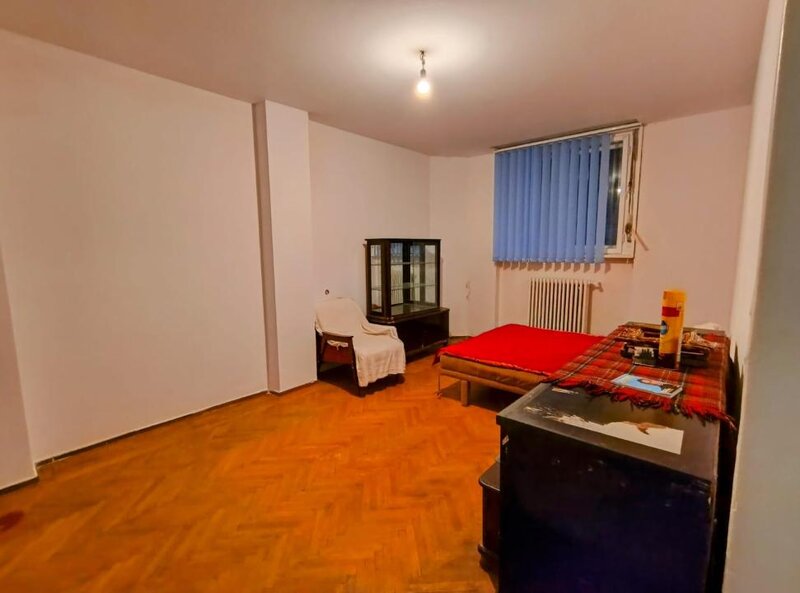 Universitate, apartament 2 camere demisol